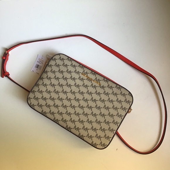 ❗️SOLD ❗️NWT Michael Kors LG EW Crossbody - Picture 2 of 8
